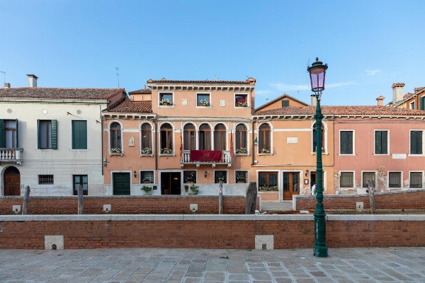 Excess Venice Boutique Hotel & Private Spa - Adults Only image 2